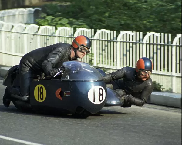 Derek Plummer & Malcolm Brett (Kettle Triumph) 1969 750 Sidecar TT