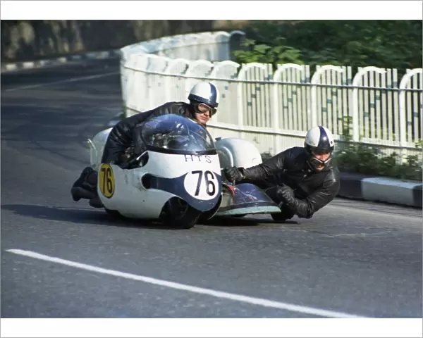Peter Hardy & Ron Hardy (HTS) 1969 750 Sidecar TT