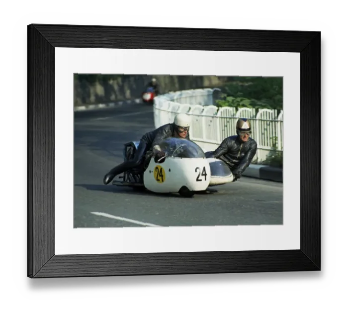 Framed Print : Ron Smith &s Davidson (Triumph) 1969 750 Sidecar TT Framed Print : Ron Smith &s Davidson (Triumph) 1969 750 Sidecar TT