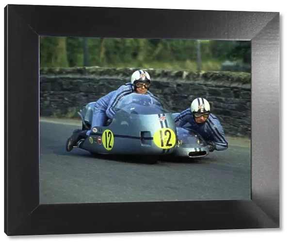 Alan Sansum & Dave Jose (Triumph) 1971 750 Sidecar TT