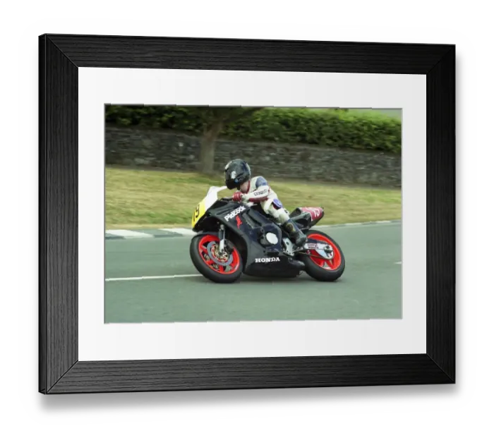 Framed Print : Darren Read (Honda) 2003 Senior Manx Grand Prix Framed Print : Darren Read (Honda) 2003 Senior Manx Grand Prix