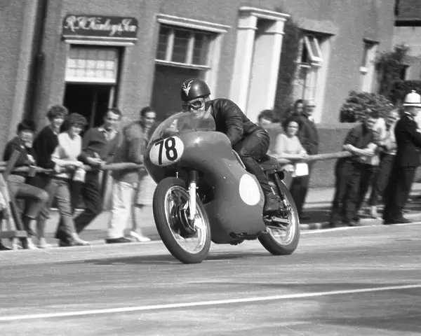 Brian Richards (AJS) 1962 Junior Manx Grand Prix