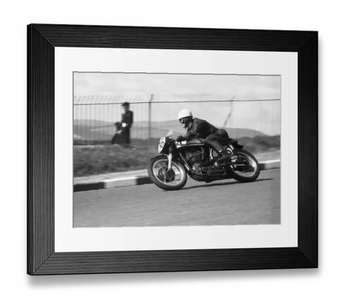 Framed Print : John Righton (Norton) 1961 Senior Manx Grand Prix Framed Print : John Righton (Norton) 1961 Senior Manx Grand Prix