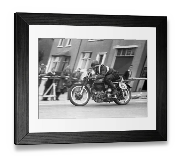 Framed Print : Frank Redman (Norton) 1955 Senior Manx Grand Prix Framed Print : Frank Redman (Norton) 1955 Senior Manx Grand Prix