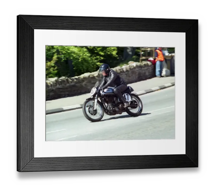 Framed Print : Bob Dowty (Norton) 2002 Classic Parade