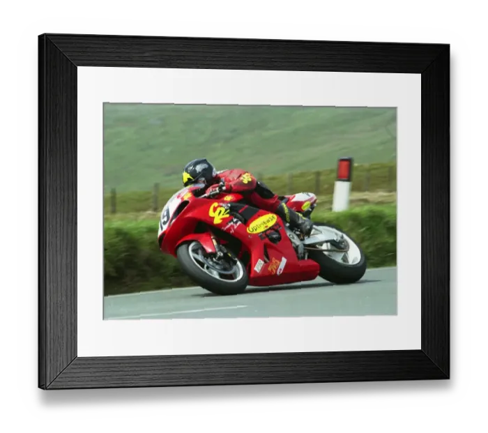 Framed Print : Bruce Anstey (Yamaha) 2002 Formula One TT Framed Print : Bruce Anstey (Yamaha) 2002 Formula One TT