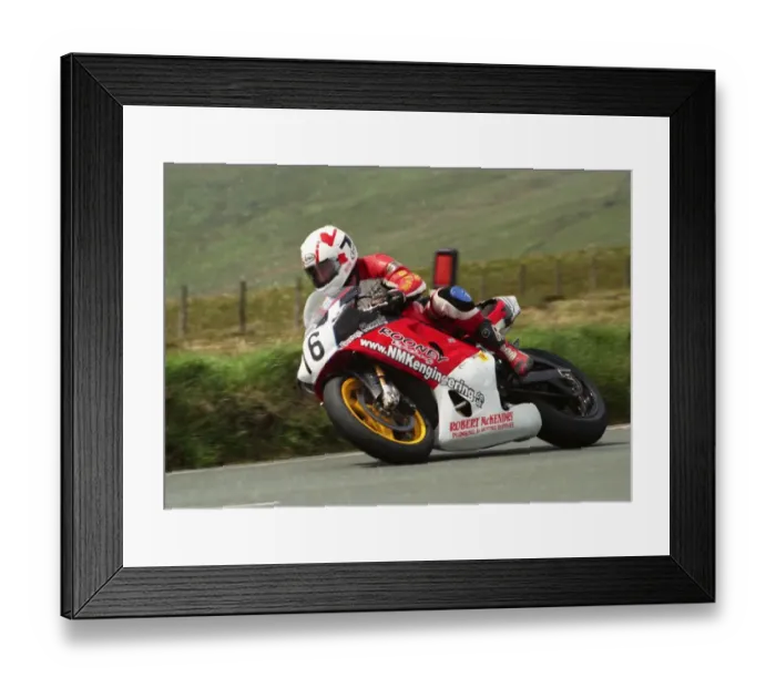 Framed Print : Brian Gardiner (Yamaha) 2002 Formula One TT Framed Print : Brian Gardiner (Yamaha) 2002 Formula One TT