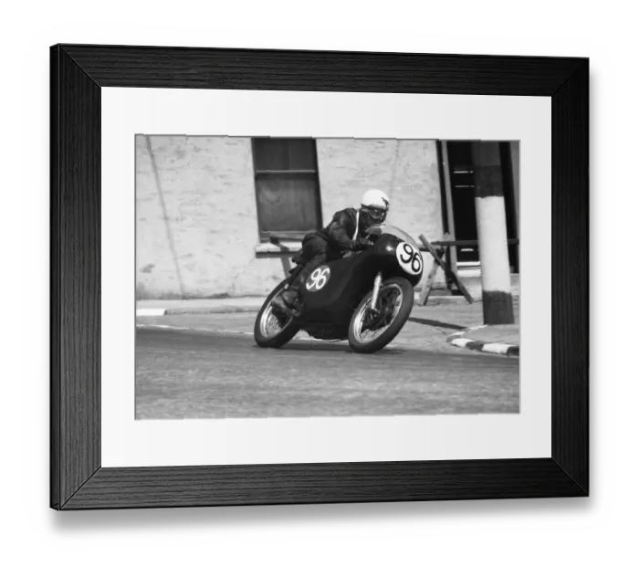 Framed Print : Graham Smith (Norton) 1960 Junior TT Framed Print : Graham Smith (Norton) 1960 Junior TT