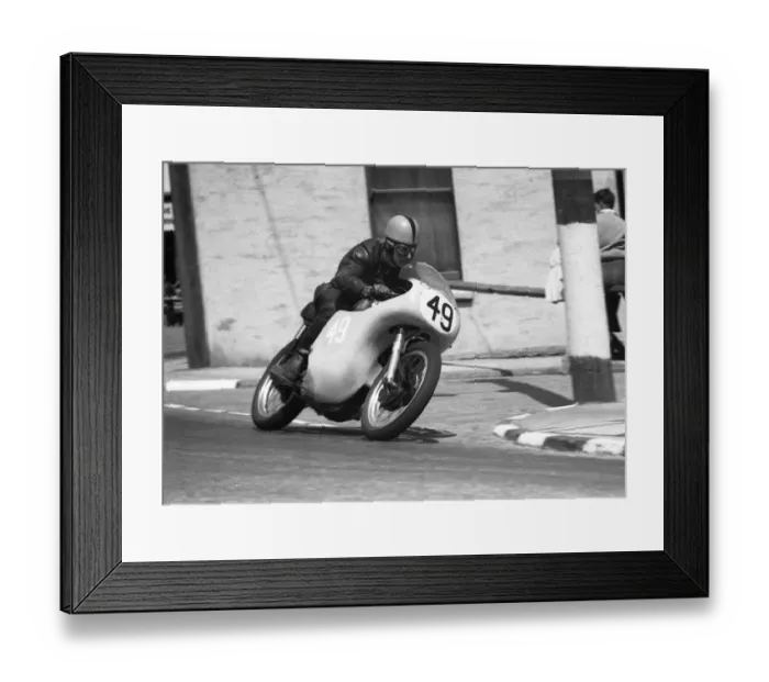 Framed Print : Harry Grant (Norton) 1960 Junior TT Framed Print : Harry Grant (Norton) 1960 Junior TT