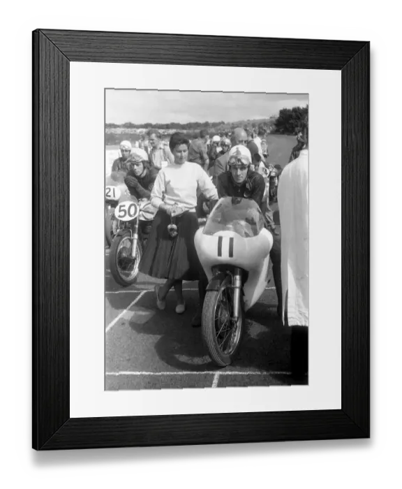 Framed Print : Bob Brown (Norton) 1959 Senior Ulster Grand Prix Framed Print : Bob Brown (Norton) 1959 Senior Ulster Grand Prix