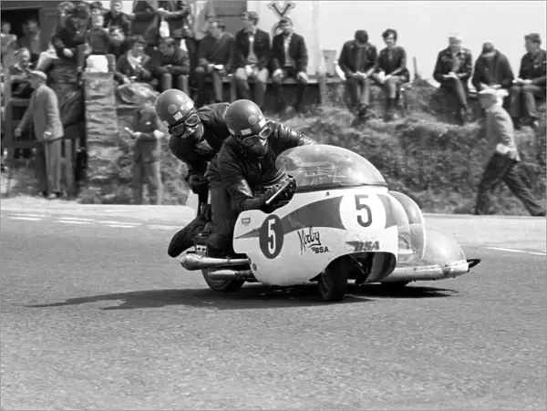 Terry Vinicombe & John Flaxman (Kirby BSA) 1967 Sidecar TT