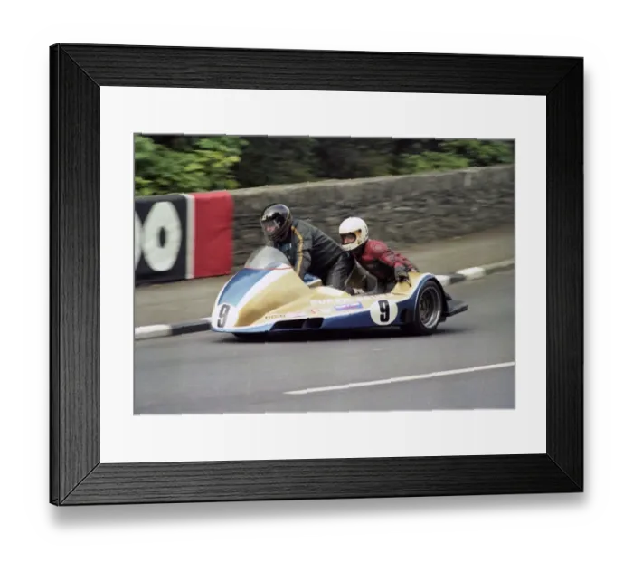Framed Print : Derek Plummer & Roger Tomlinson (Ireson Yamaha) 1983 Sidecar TT Framed Print : Derek Plummer & Roger Tomlinson (Ireson Yamaha) 1983 Sidecar TT