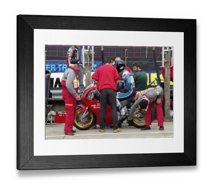 Framed Print : Tony Cross (PWL Yamaha) 1995 Singles TT Framed Print : Tony Cross (PWL Yamaha) 1995 Singles TT