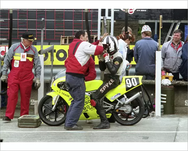 Ross Barker (Kenimoto Honda) 1995 Ultra Lightweight TT