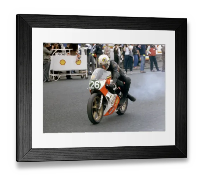 Framed Print : Rob Vine (Yamaha) 1985 Junior TT Framed Print : Rob Vine (Yamaha) 1985 Junior TT