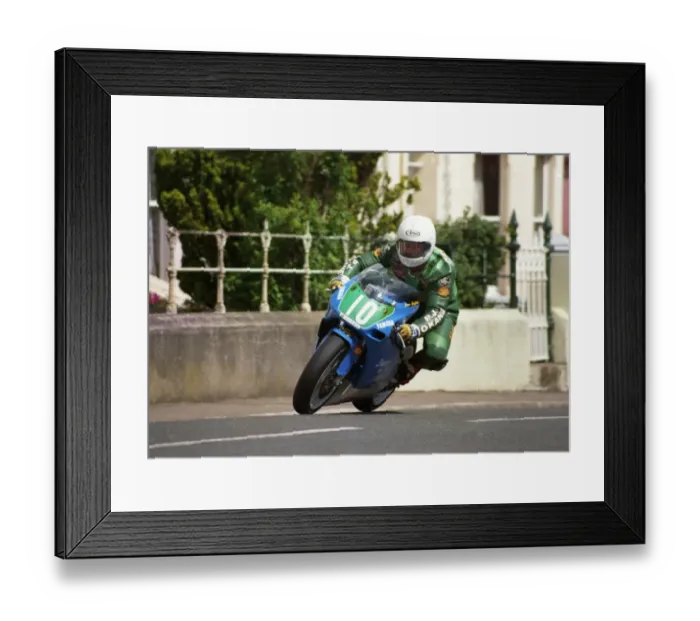 Framed Print : Jason Griffiths (Yamaha) 1999 Lightweight TT Framed Print : Jason Griffiths (Yamaha) 1999 Lightweight TT