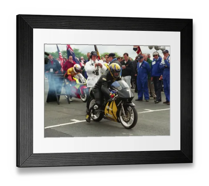 Framed Print : Roy Richardson (Bullock Honda) 1999 Ultra Lightweight TT Framed Print : Roy Richardson (Bullock Honda) 1999 Ultra Lightweight TT