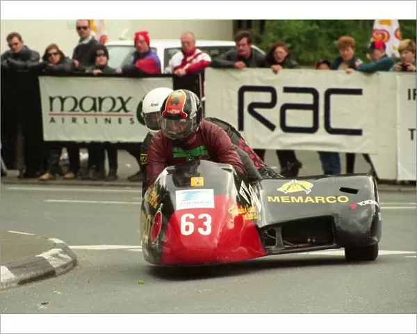 Martin Vollebregt & Alex Bloemsua (Windle Yamaha) 1998 Sidecar TT