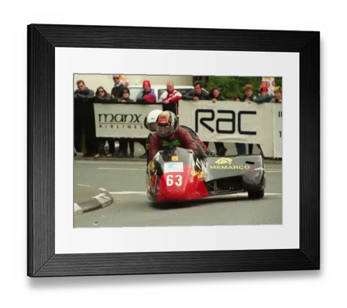 Framed Print : Martin Vollebregt & Alex Bloemsua (Windle Yamaha) 1998 Sidecar TT Framed Print : Martin Vollebregt & Alex Bloemsua (Windle Yamaha) 1998 Sidecar TT