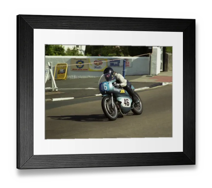 Framed Print : Tim Vernall (Aermacchi Metisse) 2000 Junior Classic Manx Grand Prix Framed Print : Tim Vernall (Aermacchi Metisse) 2000 Junior Classic Manx Grand Prix