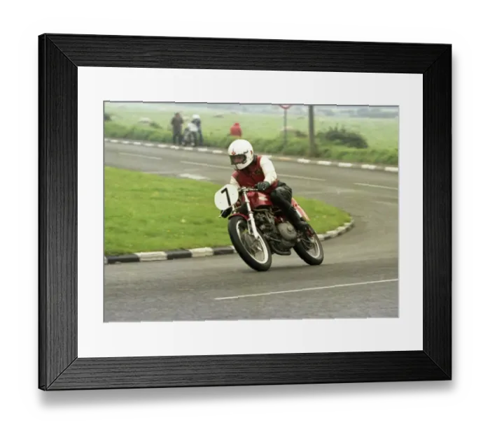 Framed Print : Dave Montgomery (Aermacchi) 1978 Senior Newcomers Manx Grand Prix Framed Print : Dave Montgomery (Aermacchi) 1978 Senior Newcomers Manx Grand Prix