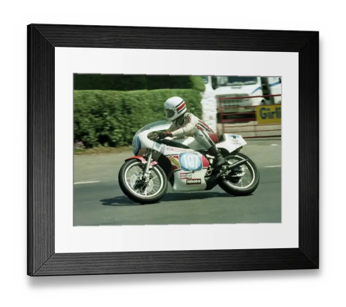 Framed Print : Michael de Silva (Yamaha) 1982 350cc TT Framed Print : Michael de Silva (Yamaha) 1982 350cc TT