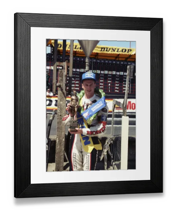 Framed Print : Steve Hislop 1989 Senior TT Framed Print : Steve Hislop 1989 Senior TT
