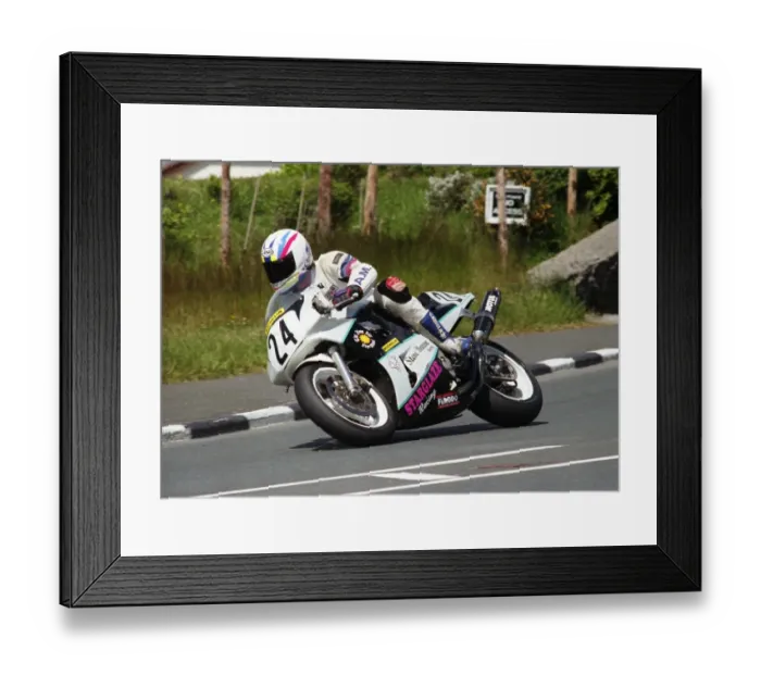 Framed Print : Marc Flynn (Suzuki) 1995 Senior TT Framed Print : Marc Flynn (Suzuki) 1995 Senior TT