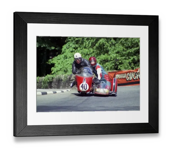 Framed Print : Dave Saville & Hugh Sanderson (Norton) 1974 500 Sidecar TT