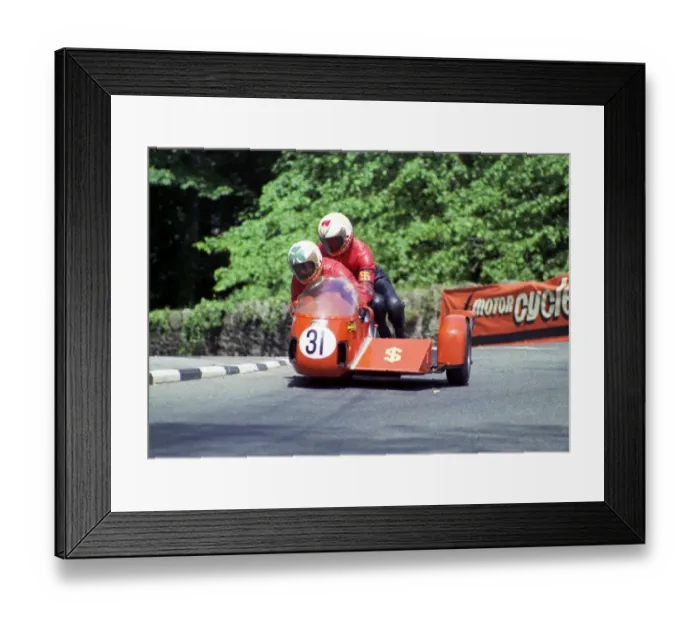 Framed Print : Steve Sinnott & Jim Williamson (SWS Norton) 1974 500 Sidecar TT Framed Print : Steve Sinnott & Jim Williamson (SWS Norton) 1974 500 Sidecar TT