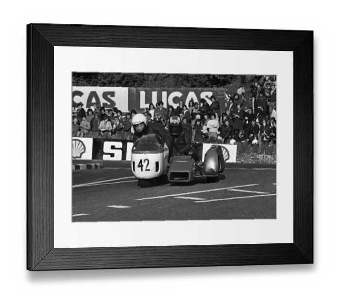 Framed Print : Eric Parkinson & Roger Osbourne (EP Crescent) 1973 Sidecar TT
