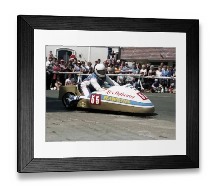 Framed Print : Cliff Pritchard & Kevin Morgan (Yamaha) 1985 Sidecar TT Framed Print : Cliff Pritchard & Kevin Morgan (Yamaha) 1985 Sidecar TT
