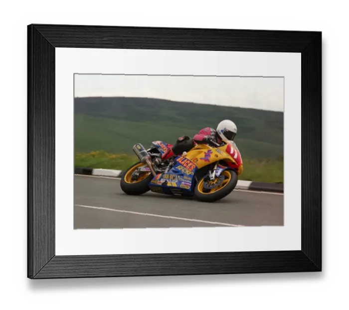 Framed Print : Paul Hunt (Yamaha) 1998 Production TT