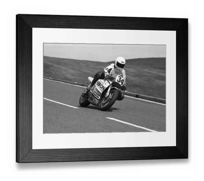 Framed Print : Johnny Rea (Suzuki) 1986 Senior TT Framed Print : Johnny Rea (Suzuki) 1986 Senior TT
