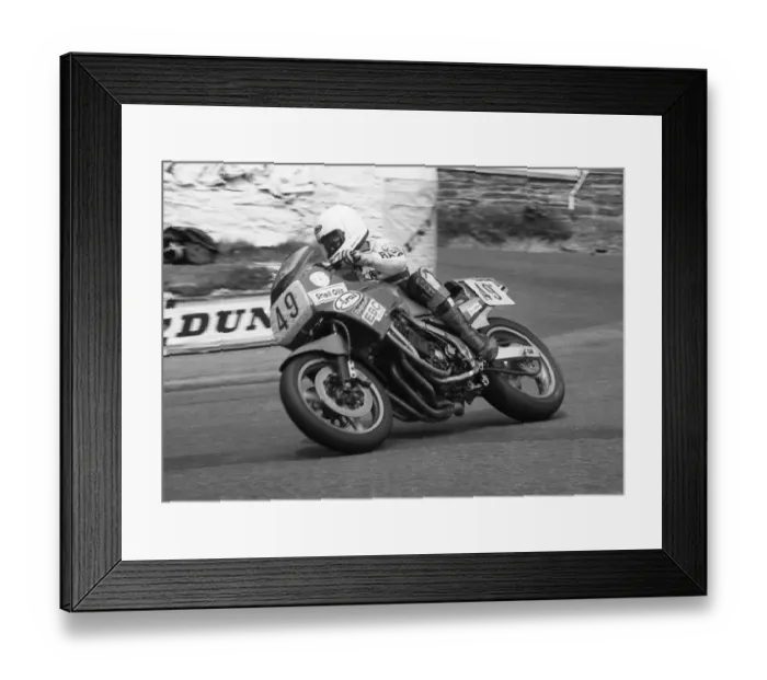 Framed Print : Roger Hurst (Yamaha) 1986 Senior TT Framed Print : Roger Hurst (Yamaha) 1986 Senior TT