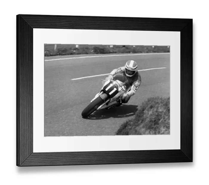 Framed Print : Steve Murray (Yamaha) 1986 Formula Two TT Framed Print : Steve Murray (Yamaha) 1986 Formula Two TT