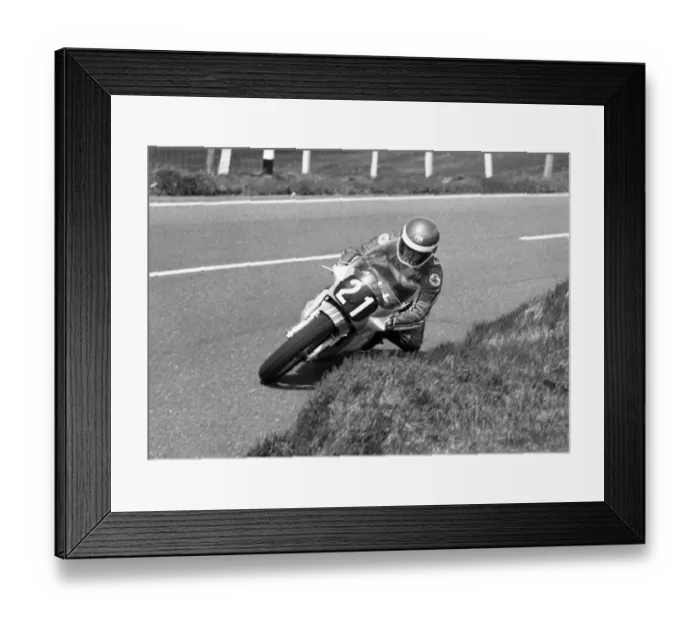 Framed Print : Chris Faulkner (Yamaha) 1986 Formula Two TT Framed Print : Chris Faulkner (Yamaha) 1986 Formula Two TT