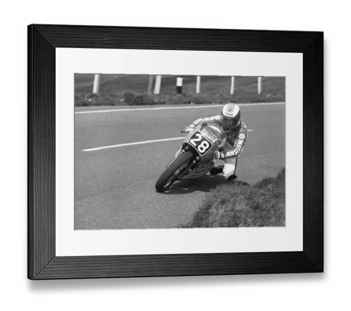 Framed Print : Ian Newton (Yamaha) 1986 Formula Two TT Framed Print : Ian Newton (Yamaha) 1986 Formula Two TT