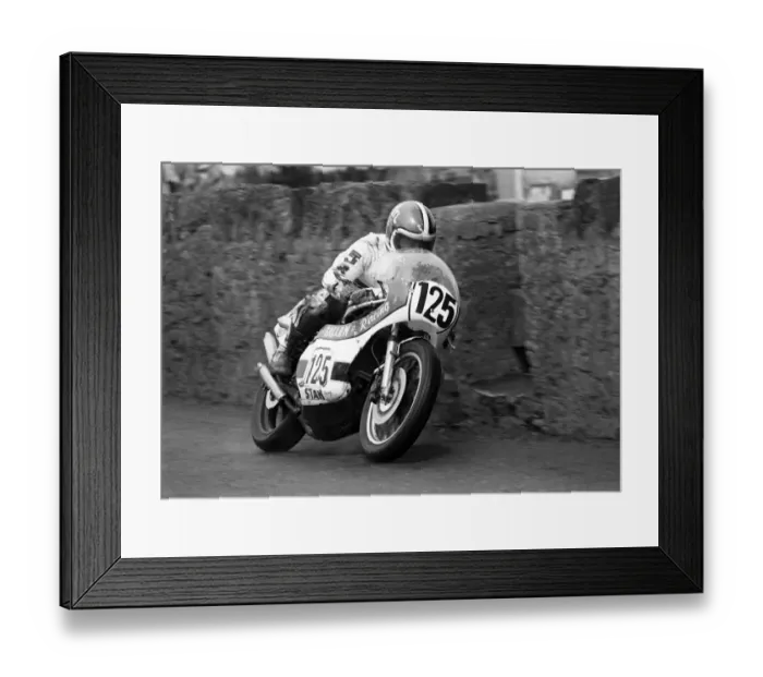 Framed Print : Rob McElnea (Yamaha) 1981 Southern 100 Framed Print : Rob McElnea (Yamaha) 1981 Southern 100