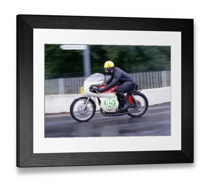 Framed Print : Alan Dickinson (Kawasaki) 1967 Lightweight Manx Grand Prix Framed Print : Alan Dickinson (Kawasaki) 1967 Lightweight Manx Grand Prix