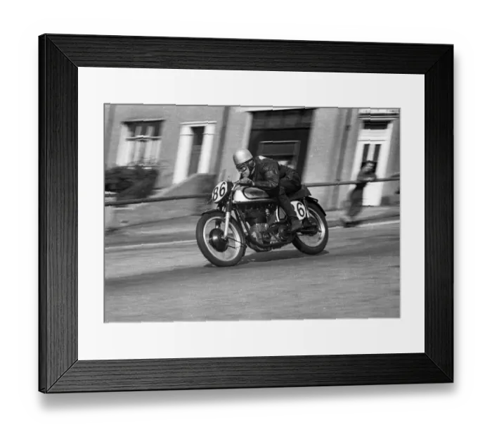 Framed Print : Edwin Andrews (Norton) 1951 Senior Manx Grand Prix Framed Print : Edwin Andrews (Norton) 1951 Senior Manx Grand Prix
