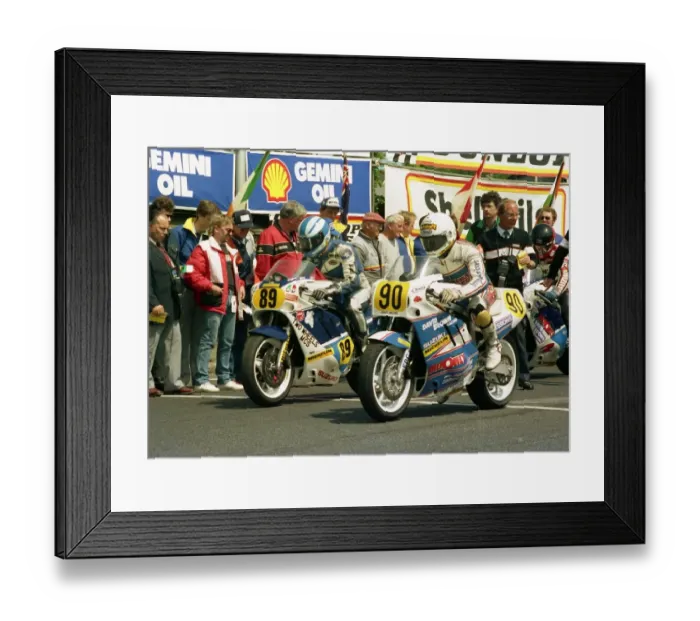 Framed Print : Eric Galbraith and Mark Linscott (Suzuki) 1988 Senior TT Framed Print : Eric Galbraith and Mark Linscott (Suzuki) 1988 Senior TT