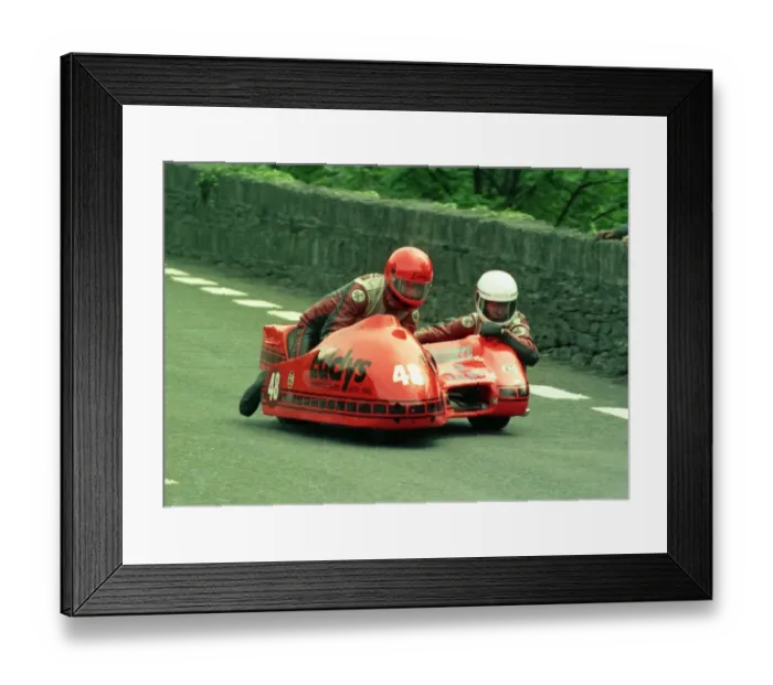Framed Print : Eddy Wright & Bernie Wright (Yamaha) 1986 Sidecar TT Framed Print : Eddy Wright & Bernie Wright (Yamaha) 1986 Sidecar TT