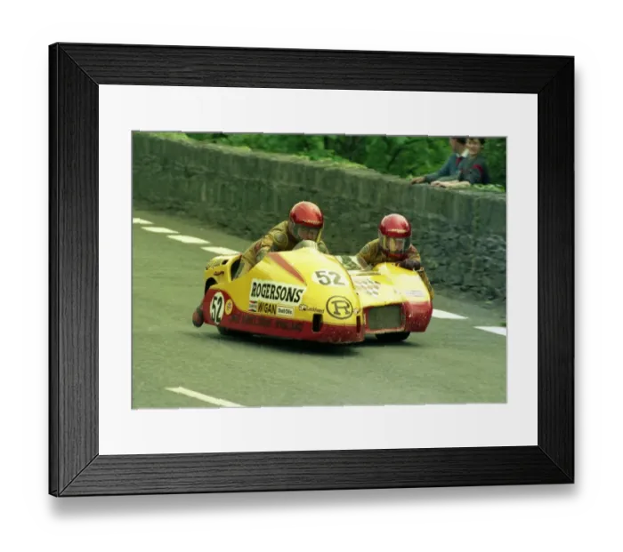Framed Print : Les Hurst & Eric Amman (Suzuki) 1986 Sidecar TT Framed Print : Les Hurst & Eric Amman (Suzuki) 1986 Sidecar TT
