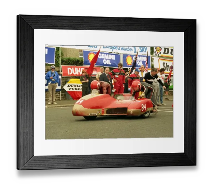 Framed Print : Mike Barry & John Jefferson (B&B Yamaha) 1988 Sidecar TT