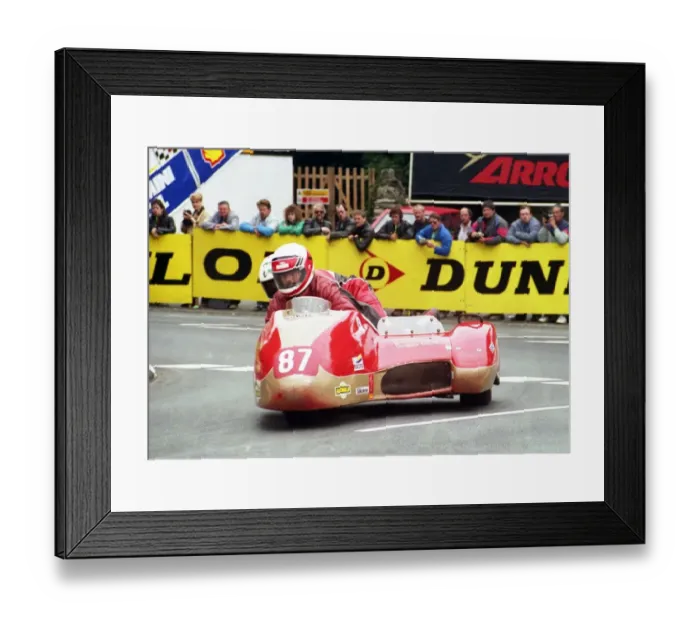 Framed Print : Derry Casson & Michael Ellis (C&B Yamaha) 1988 Sidecar TT Framed Print : Derry Casson & Michael Ellis (C&B Yamaha) 1988 Sidecar TT