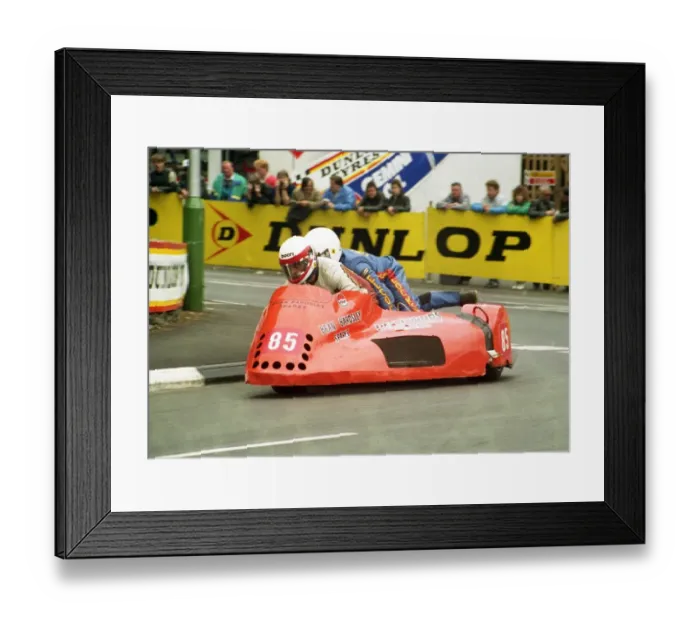Framed Print : Des Founds & Gary Irlam (Yamaha) 1988 Sidecar TT Framed Print : Des Founds & Gary Irlam (Yamaha) 1988 Sidecar TT