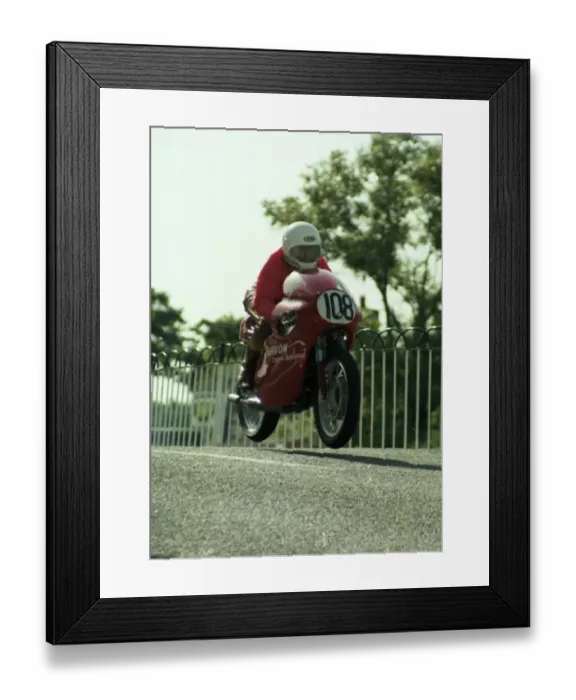 Framed Print : Chris Bacon (Suzuki) 1983 Lightweight Classic Manx Grand Prix Framed Print : Chris Bacon (Suzuki) 1983 Lightweight Classic Manx Grand Prix