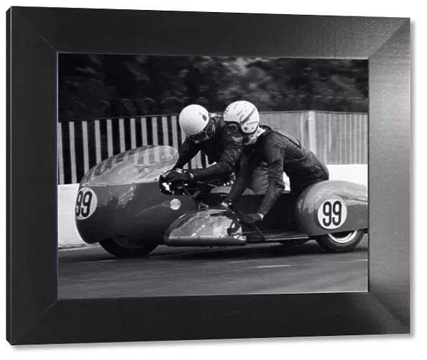 Roger Dutton & Tony Hickford (BSA) 1968 750 Sidecar TT