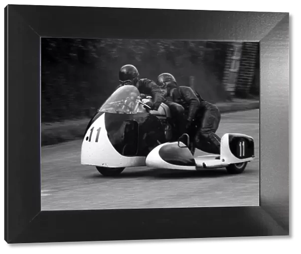 Derek Yorke & G W Mason (Norton) 1960 Sidecar TT